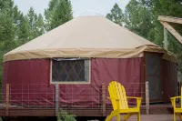 Yurt Next to Clarks Fork of the Yellowstone River, 30 Minutes from Yellowstone