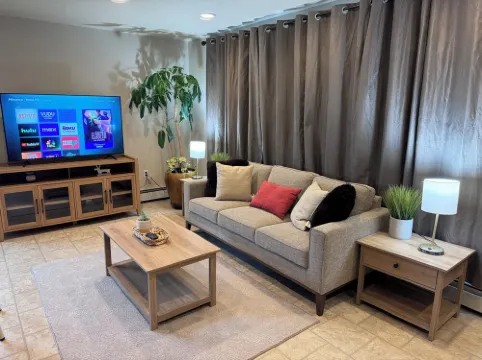 Eagles Perch!! Beautiful apt. In Kenai overlooking the mouth of the Kenai River