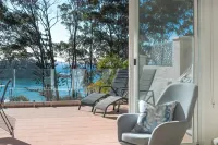 Batemans Bay’s Beach Holiday apartment 200 mts to Denhams and Surf Beach.