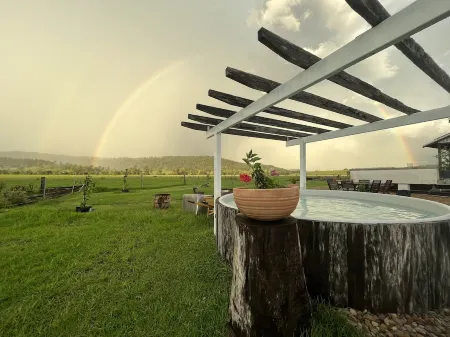 Blue Fattoria Luxury Farm Accommodation Отели в г. Лисмор