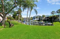 Turtle Cove Condo--- Steps to Siesta Key Beach