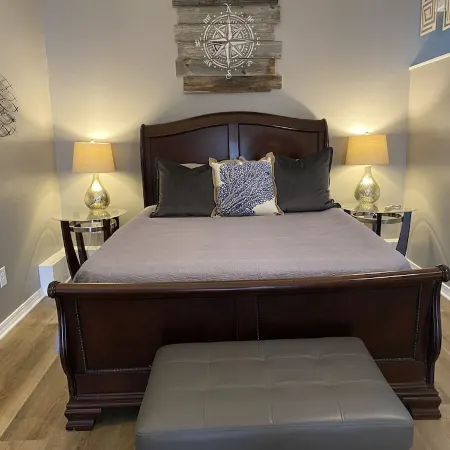 Beautiful Renovated Studio Close to Pensacola Beach