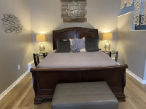 Beautiful Renovated Studio Close to Pensacola Beach