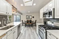 Heated Pool & Hot Tub Open All Year with King Beds, Bar & Much More