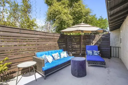 SoCal’s Tropical Paradise with Hot Tub