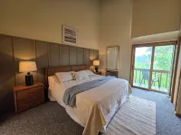 Lake-Golf-Ski Condo  w/ Great Views & Boat Parking