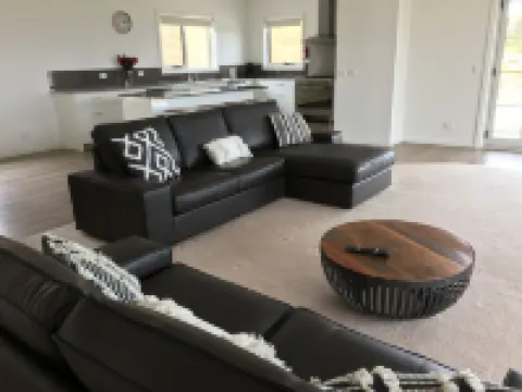 George River Park (Prestige House, 100 Acres, Animals, Bay/Mountain/Town Views)