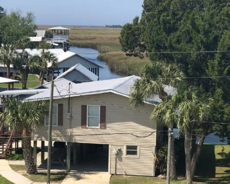 Fisherman’s Dream - condo on canal where the Suwannee meets the Gulf Hotels in Dixie County
