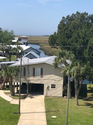 Fisherman’s Dream - condo on canal where the Suwannee meets the Gulf