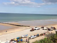 Cromer Holiday Home, Beach and Cromer Town 5 minutes walk away.