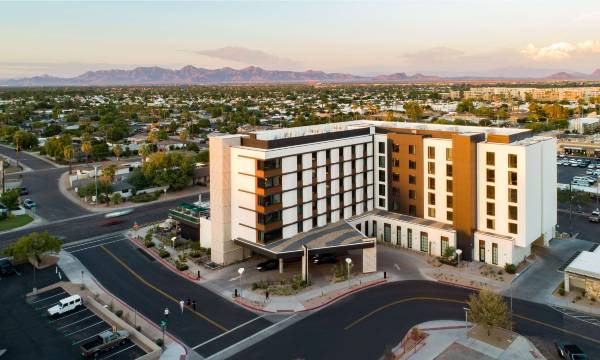 Senna House Hotel Scottsdale, Curio Collection by Hilton