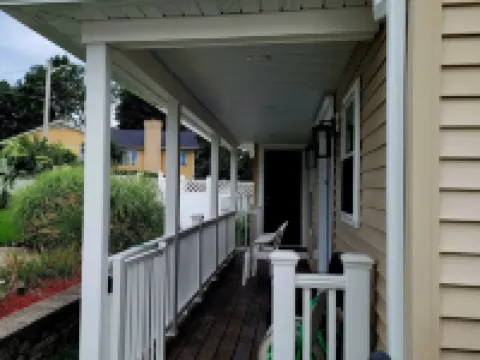 Cityline suite Three miles to PC, RIC, BROWN, JWU, &RISD ポータケットのホテル