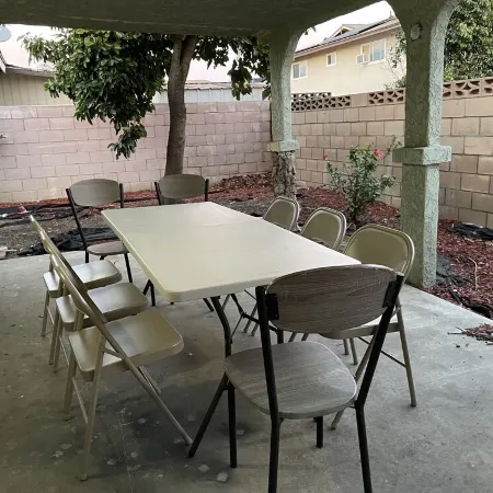 2-12 People 4 Bedrooms 6 Beds 2 Bathroom, Free Parking, Pets Friendly