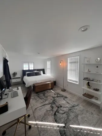 Bayview Hideaway! Newly remodeled beach house!