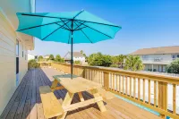 Sunshine Beach House - Private Pool - 5 minute walk to beaches - Pet friendly