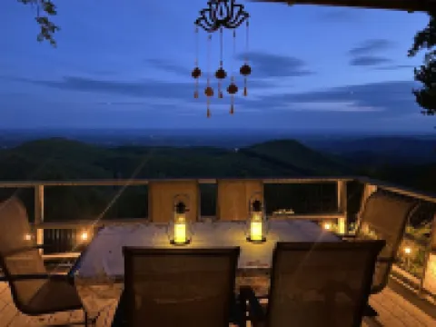 Large Vacation Rental Chalet Mountain Views 6 BR