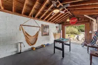 Spacious 1 block to Downtown Mt. Dora "The Brick Haven" with Garage Gameroom!!