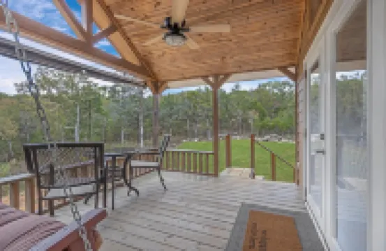 Cozy Tiny Cabin with a View!!