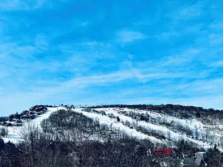 ~Sunrise Haven~near the slopes! Majestic sunrises and comfort awaits!