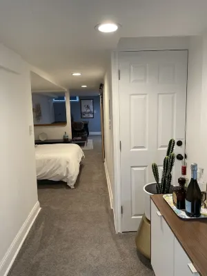 Beautiful Studio on the Park in the Heart of Mt. Adams