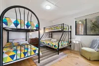 HARRY - relaxing beachside stay with great view Các khách sạn ở Separation Creek