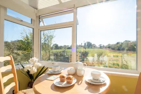 Pretty cottage studio set in lovely countryside close to the Heritage coast