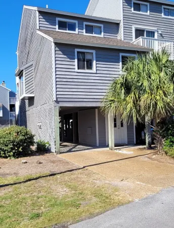 BD43 Gulf Views, End Unit -Many Amenities, High Speed WiFi, Dog Friendly