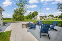 Crab Shack in Town-Walk to beach and restaurants-Sleeps 6