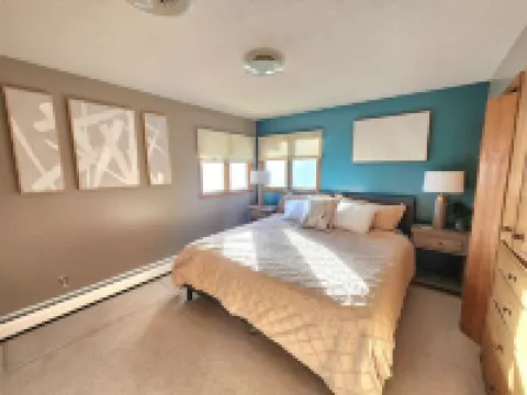 Lake Retreat, Year Round Hot Tub, Pool Table, Pedal Boat Hotels in Fridley