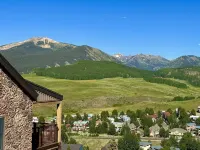 Ski in Ski Out Above Base Area with Free Condo Shuttle, Beautiful Condo!