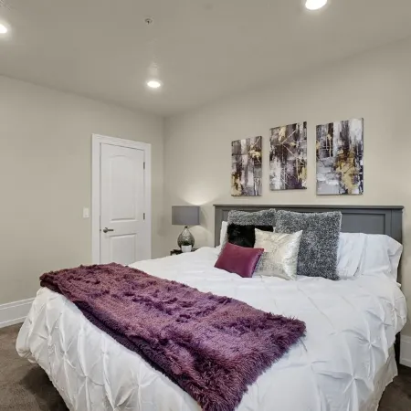 King Bed ★ Work Remote ★BYU ★ W/D ★ Desk