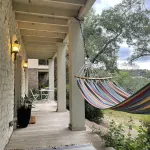 Spectacular Westlake Home w/ Private Pool - Backyard Oasis فنادق في Lost Creek