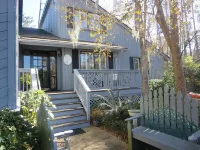 2 Min Walk 2 Beach Pickleball Golf Tennis Restaurants. Pvt Heated Pool Spa Bikes