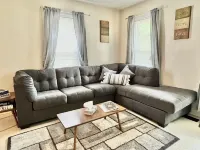 Quaint 2 bedroom apartment. 5 minute walk to down town Close to local bike trail Hotels in Warren
