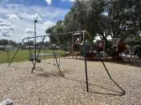5 min to the mall, great restaurants! Family sized house, fire-pit, Pet Friendly