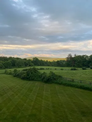 Cooperstown Dreams Park and Baseball Hall of Fame are 3 miles away! Hotel di Hartwick