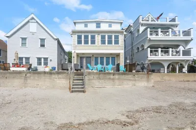 Spacious Beachfront home in vibrant Beach Community! 오션 스테이트 잡 롯 주변 호텔