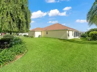 Caddy Shack 1, The Villages, near Sumter Landing 3 BD / 2 BA with golf cart Hotels near Publix Super Market at Colony Plaza