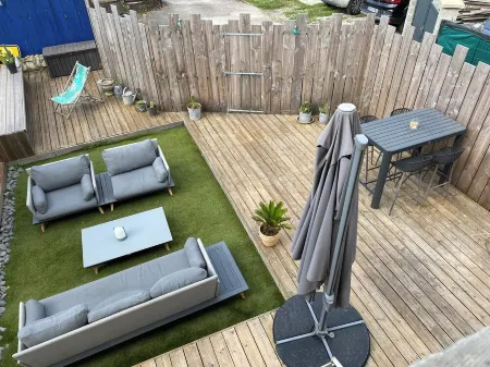 Family home on the outskirts of Bordeaux, close to all amenities (streetcar, bus) Отели рядом с достопримечательностью «Pascal's Cave»