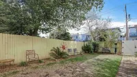 Spacious 2 bedroom apartment next to Forsyth Park