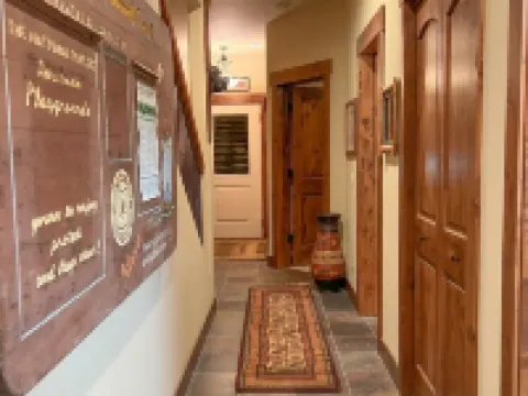 Lakeview Cabin Condo with Balcony Hot Tub Hotels in Bigfork