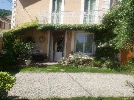 Large house at the foot of the mountains