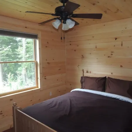 Log Cabin Retreat, Cayuga Wine Trail, Dogs Welcome, Open Year-round