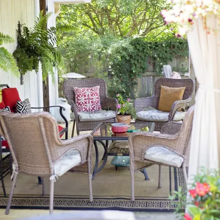 Cozy Farm House located on historic turn-of-the century property. Отели в г. Мена