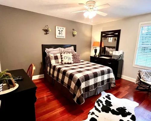Blue Jay's Nest-  Private Fern Mountain home. Minutes to ski resorts and Parks.