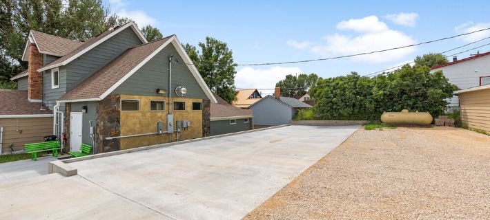 Historic Outside, Comfort Inside – Downtown Custer Retreat Hotels in Custer