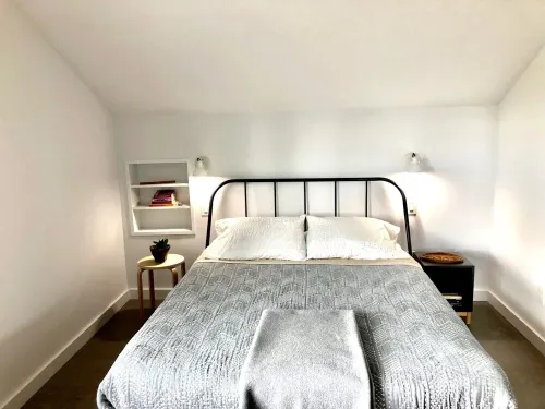 Sparkling Clean, Chemical Free Ultra-Modern Bay View Loft. Superb Location. 러스턴 호텔