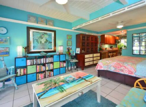 Tracy's Tropical Treasures earned "Best in Kihei" four times and 1 in Maui”