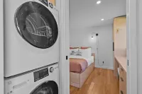 Tiny Home a fantastic Location close to 9th Street!