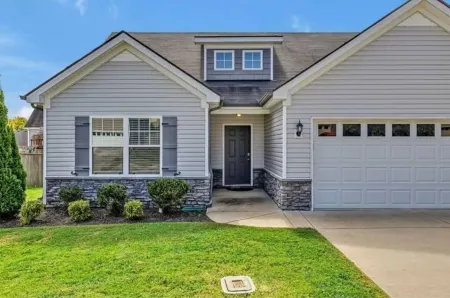 New! Cozy Spacious 3BR Spring Hill Home!